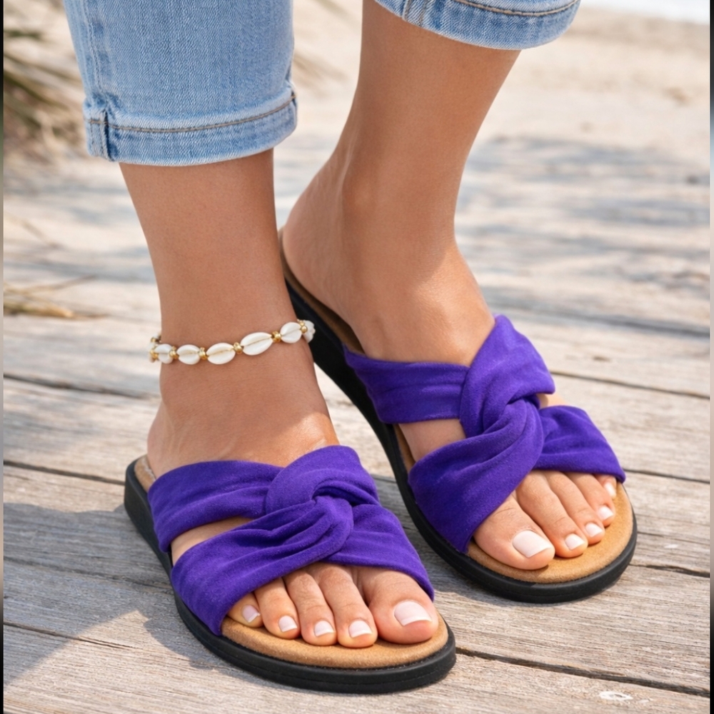 ARRAY NEW Loma Boho Minimalist Statememt Purple Suede Slide Sandal 7.5M